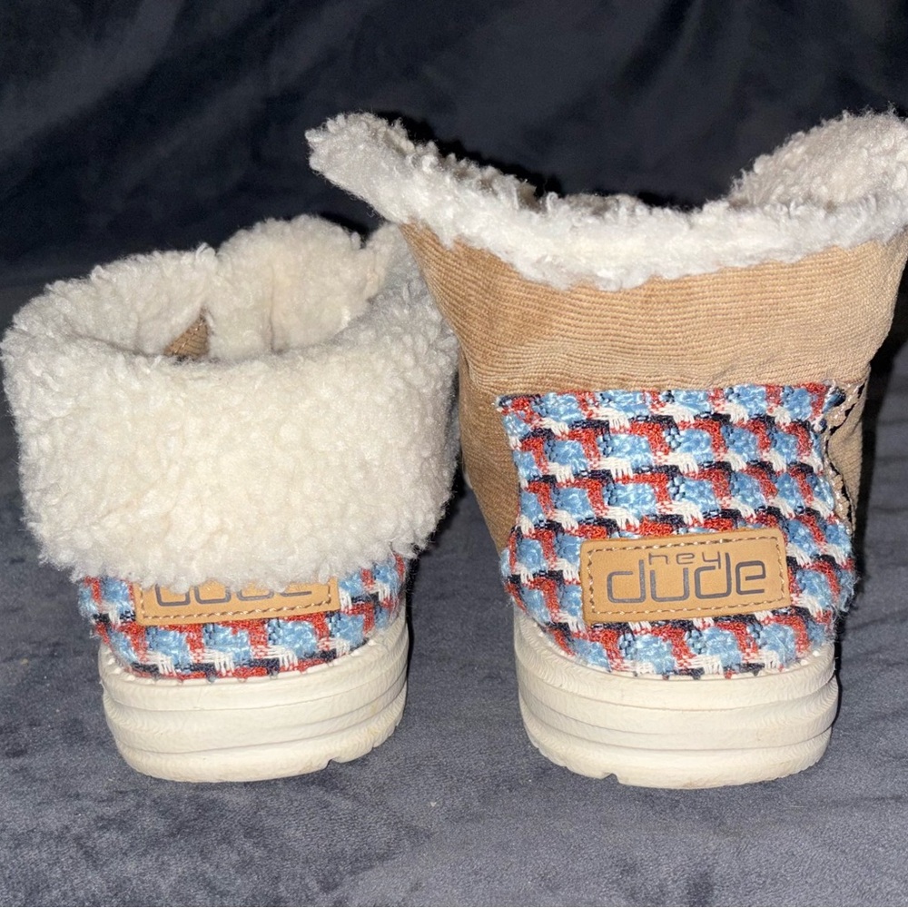 Hey Dudes Cozy Tan Corduroy Slippers with Faux Fur Lining - Picture 3 of 4